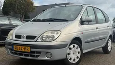 Grijs Gebruikt 2003 Renault Scénic MPV | € 1.350 (Eerlijke prijs)