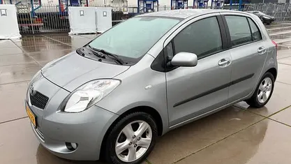 Grijs Gebruikt 2007 Toyota Yaris Luna Hatchback | € 5.895 (Eerlijke prijs)