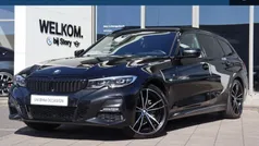 Saphirschwarz Gebruikt 2021 BMW 318 Executive Stationwagen | € 30.450 (Eerlijke prijs)