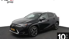Gebruikt 2022 Lexus UX 250h SUV | € 31.750 (Eerlijke prijs)