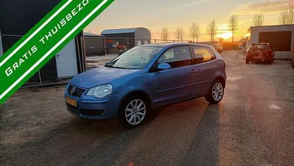 Blauw Gebruikt 2005 VW Polo Hatchback | € 1.649 (Eerlijke prijs)