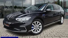 Zwart Gebruikt 2020 VW Passat Business Stationwagen | € 20.900 (Goede deal)