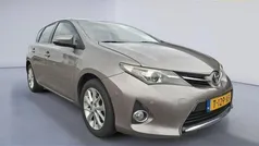 Bruin Gebruikt 2013 Toyota Auris Hatchback | € 8.950 (Goede deal)