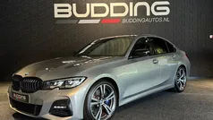 Grijs Gebruikt 2020 BMW 330 M Sport Sedan | € 30.950 (Eerlijke prijs)