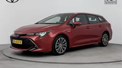 Rood parelmoer Gebruikt 2019 Toyota Corolla Edition Stationwagen | € 20.125 (Eerlijke prijs)