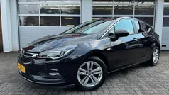 Zwart Gebruikt 2015 Opel Astra Edition Hatchback | € 10.945 (Eerlijke prijs)