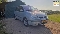 Gebruikt 2002 Renault Scénic MPV | € 999 (Eerlijke prijs)