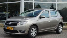 Gebruikt 2013 Dacia Sandero Lauréate Hatchback | € 6.500 (Eerlijke prijs)