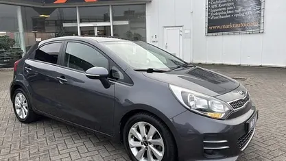 Grijs Gebruikt 2015 Kia Rio DREAM-TEAM Edition Hatchback | € 9.440 (Eerlijke prijs)