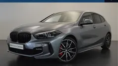 Grijs Gebruikt 2024 BMW 118 Comfort Edition Hatchback | € 38.450 (Eerlijke prijs)