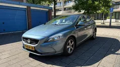 Blauw Gebruikt 2013 Volvo V40 Momentum Stationwagen | € 4.800 (Eerlijke prijs)