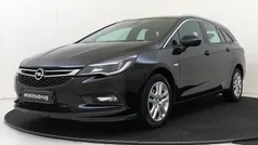 Zwart Gebruikt 2017 Opel Astra Edition Stationwagen | € 10.925 (Eerlijke prijs)
