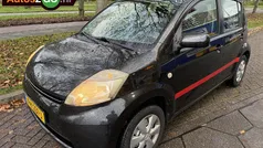 Zwart Gebruikt 2007 Daihatsu Sirion Hatchback | € 2.745 (Eerlijke prijs)