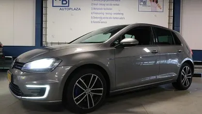 Occasion 2015 VW Golf VII GTE Hatchback | € 7.500 (Eerlijke prijs)