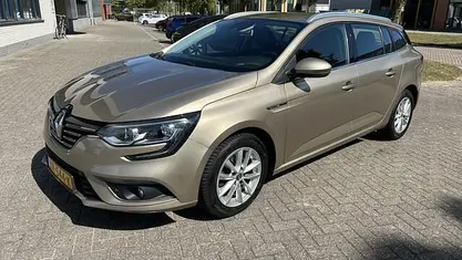 Occasion Renault Mégane GrandTour LIMITED 101 PK (74 kW) 2018 Bruin Stationwagen
