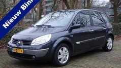 Grijs Gebruikt 2006 Renault Scénic II Luxe MPV | € 2.945 (Eerlijke prijs)