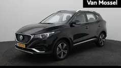 Zwart Gebruikt 2020 MG ZS Luxury Sedan | € 15.495 (Eerlijke prijs)