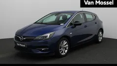 Blauw Gebruikt 2021 Opel Astra Elegance Hatchback | € 12.400 (Eerlijke prijs)