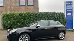 Zwart Gebruikt 2012 Alfa Romeo Giulietta Distinctive Hatchback | € 8.995 (Eerlijke prijs)