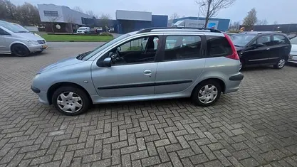 Grijs Gebruikt 2003 Peugeot 206 Stationwagen | € 1.250 (Eerlijke prijs)