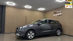 Grijs Gebruikt 2017 Kia Niro First Edition SUV | € 16.720 (Eerlijke prijs)