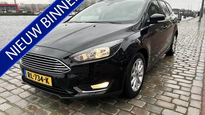 Zwart Occasion 2017 Ford Focus Titanium Stationwagen | € 7.950 (Eerlijke prijs)
