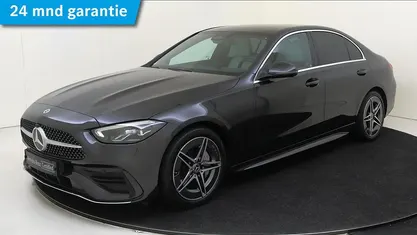 Gebruikt 2025 Mercedes C300 AMG line Sedan | € 59.945 (Eerlijke prijs)