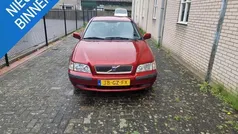 Rood Gebruikt 2001 Volvo V40 Stationwagen | € 450 (Eerlijke prijs)