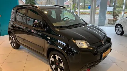 Zwart Gebruikt 2024 Fiat Panda Cross Cross Hatchback | € 18.750 (Eerlijke prijs)