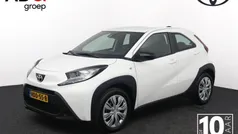Gebruikt 2025 Toyota Aygo Play Hatchback | € 19.950 (Eerlijke prijs)