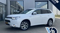 Wit Gebruikt 2014 Mitsubishi Outlander P-HEV Edition SUV | € 12.940 (Goede deal)