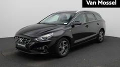 Zwart Gebruikt 2022 Hyundai i30 Comfort Stationwagen | € 19.445 (Eerlijke prijs)