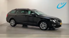 Zwart Gebruikt 2020 Skoda Octavia Business Line Stationwagen | € 15.650 (Eerlijke prijs)