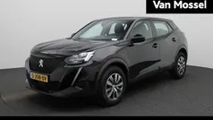 Zwart Gebruikt 2023 Peugeot 2008 Active SUV | € 17.900 (Eerlijke prijs)