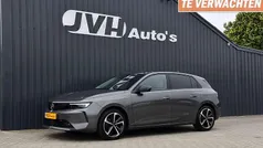 Grijs Gebruikt 2023 Opel Astra Elegance Hatchback | € 20.850 (Super prijs)