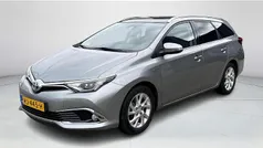 Grijs Gebruikt 2017 Toyota Auris Hybrid Executive Stationwagen | € 17.950 (Eerlijke prijs)