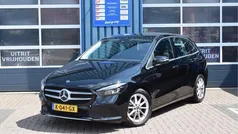 Gebruikt 2020 Mercedes 180 Premium Plus Sedan | € 24.650 (Eerlijke prijs)