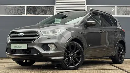 Grijs Gebruikt 2018 Ford Kuga ST-Line SUV | € 21.750 (Eerlijke prijs)