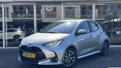 Zilver Gebruikt 2022 Toyota Yaris Hybrid Premium Hatchback | € 23.400 (Eerlijke prijs)
