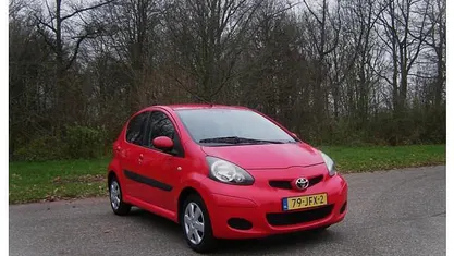Rood Gebruikt 2009 Toyota Aygo Comfort Hatchback | € 2.950 (Eerlijke prijs)