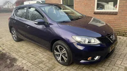 Paars (metallic) Gebruikt 2017 Nissan Pulsar Visia Hatchback | € 9.950 (Goede deal)