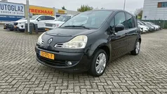 Zwart Gebruikt 2011 Renault Grand Modus MPV | € 4.250 (Eerlijke prijs)