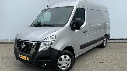 Grijs Occasion 2022 Nissan Interstar Acenta Van | € 23.950 (Eerlijke prijs)
