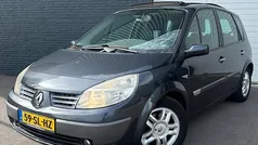 Grijs Gebruikt 2006 Renault Scénic II Luxe MPV | € 1.450 (Goede deal)