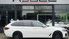 Wit Gebruikt 2021 BMW 530e Executive Stationwagen | € 40.900 (Eerlijke prijs)