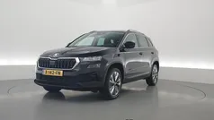 Zwart Gebruikt 2023 Skoda Karoq Style SUV | € 34.750 (Eerlijke prijs)