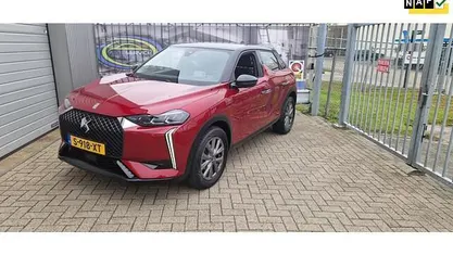 Rood (metallic) Gebruikt 2023 DS Automobiles DS3 Bastille SUV | € 19.950 (Eerlijke prijs)
