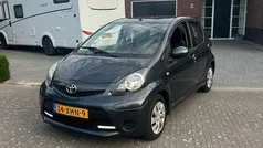 Grijs Gebruikt 2012 Toyota Aygo Hatchback | € 6.950 (Eerlijke prijs)