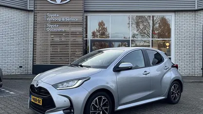 Occasion Toyota Yaris Hybrid Business Edition 116 PK (85 kW) 2023 Grijs Hatchback