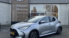 Gebruikt 2023 Toyota Yaris Hybrid Business Edition Hatchback | € 20.700 (Eerlijke prijs)